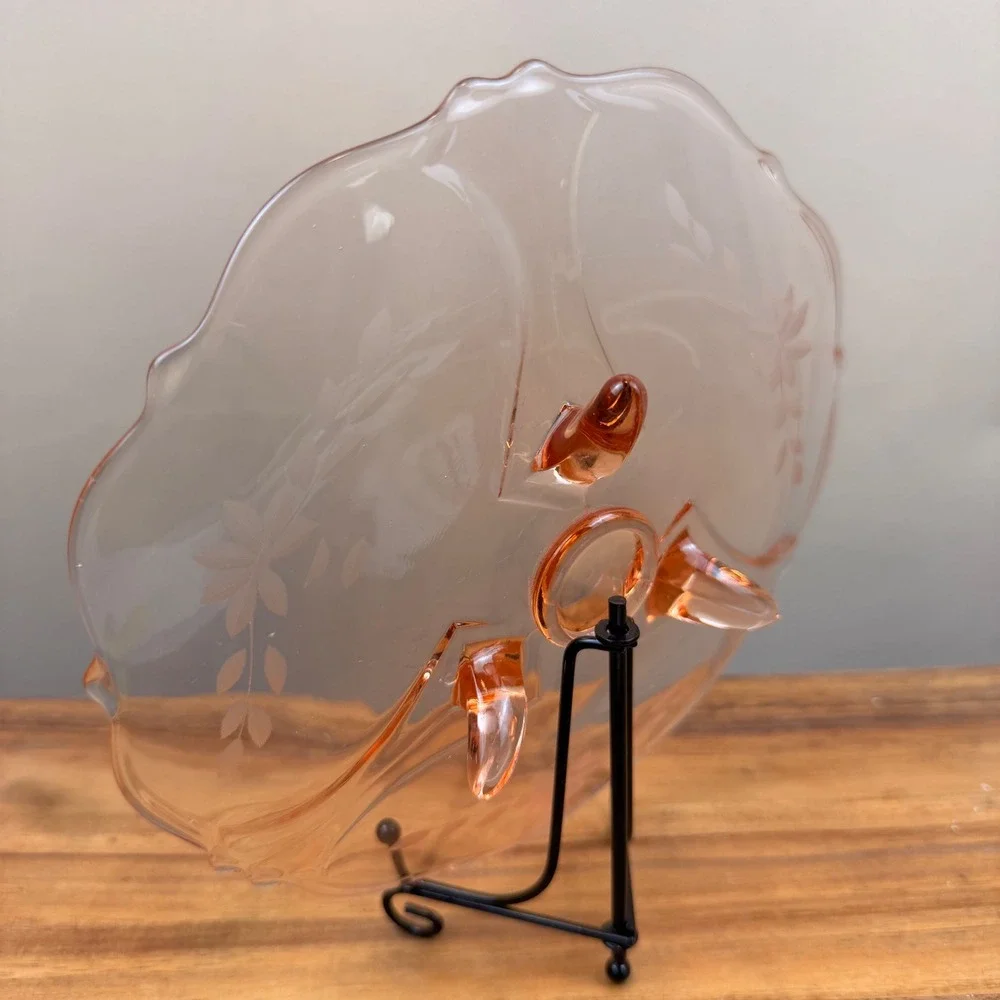 Vintage Pink Depression Glass 3 Footed Etched Floral Scalloped Console Bowl 8.5" - Picture 4 of 7